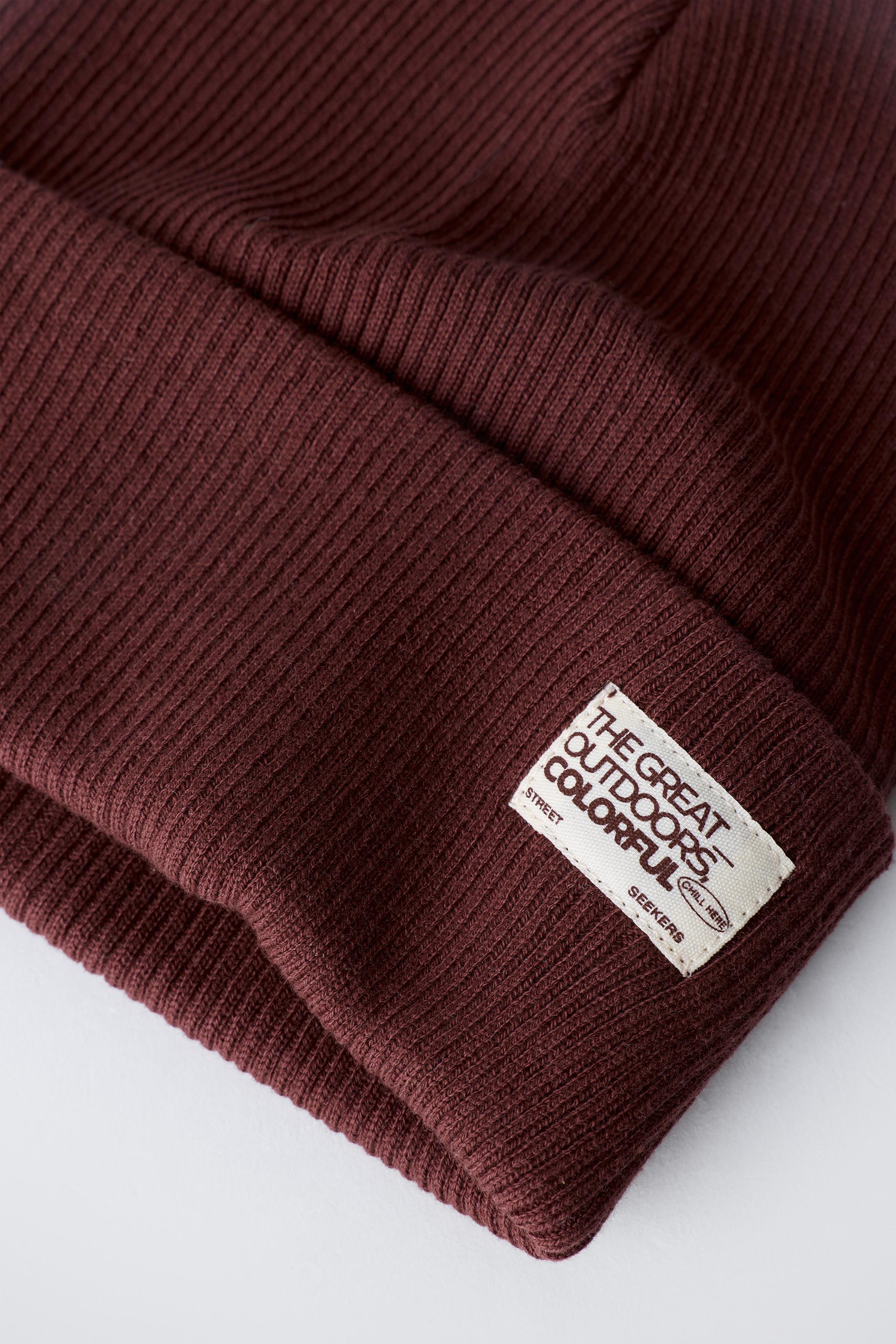 RIBBED KNIT HAT WITH LABEL